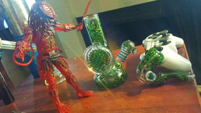 #predator says take a #dab for #freedom! #Happy4thofJuly #GetHigh http://t.co/1lDuBJvpuf