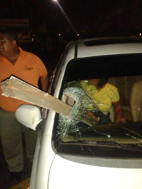ALERTA! Con mismo modusOperandi q atacaron carro d MónicaSpear. Hoy 18 autos atacados en autopista PtoCabelloValencia