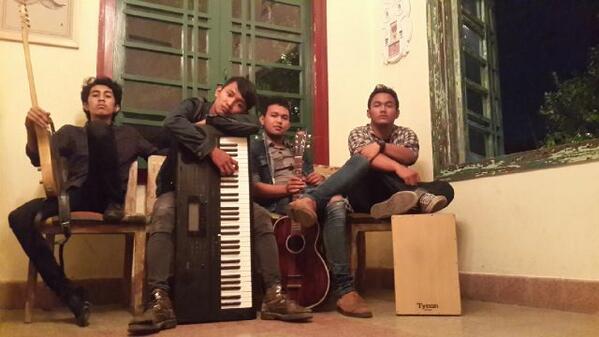 Stylenya aja udah keren gini apa lagi musiknya <a href="/andhiandi/">Andi Andhi</a> <a href="/titoprisha/">BADUT LUAR ANGKASA</a> @BismoSaputraa <a href="/teukuteza/">t teza p.f</a>