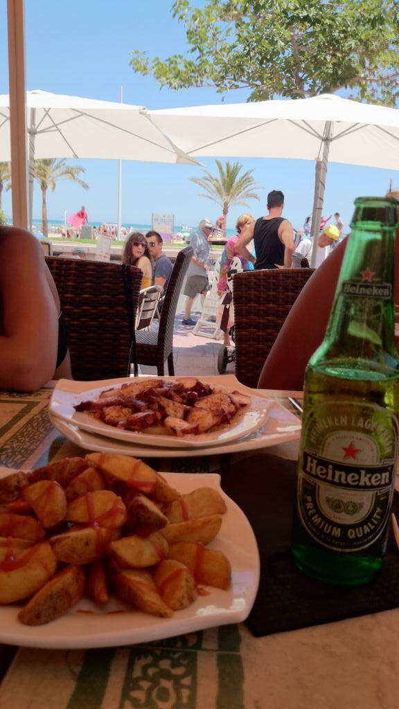 rfundas's tweet photo. Despedida #gandia!!! Ns vamos pero volveremos!!! @MariaPaezGomez @AlvaroPGz @MariinaaGG http://t.co/BkNeGwYGdA