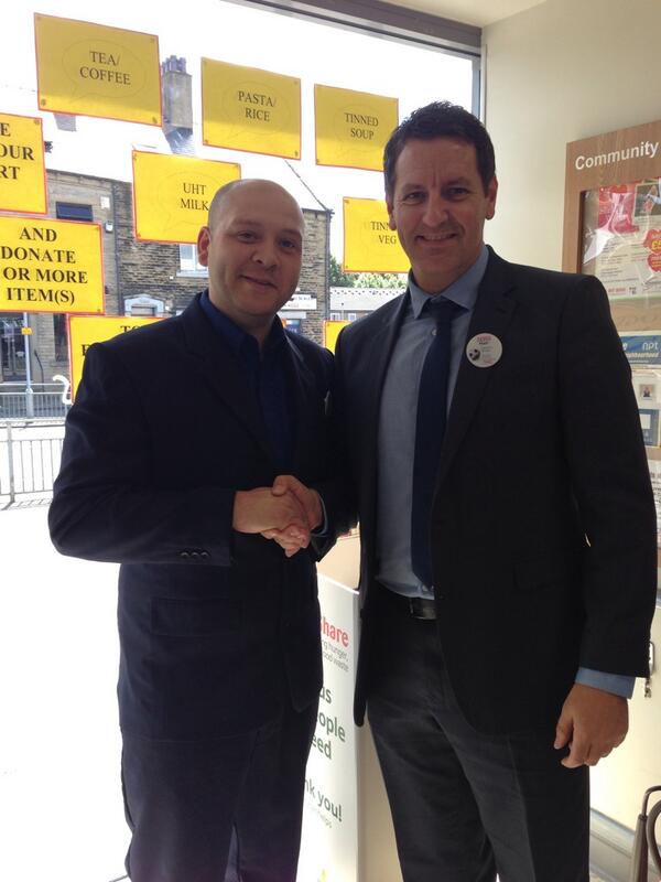 5717_express's tweet photo. Well done Duane supporting fareshare food bank.@jodibogi @philwoodhouse http://t.co/SCgEvu5vu6