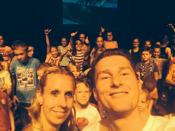 Badabounce's tweet photo. Yes yes we zijn los met de middagshow!! Wiehoe #nolimits http://t.co/FNVWtjJ4Ag