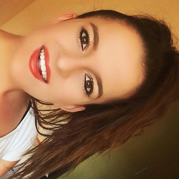 MariaCamison95's tweet photo. 🎀💋💋 http://t.co/YxL3VbbFl5