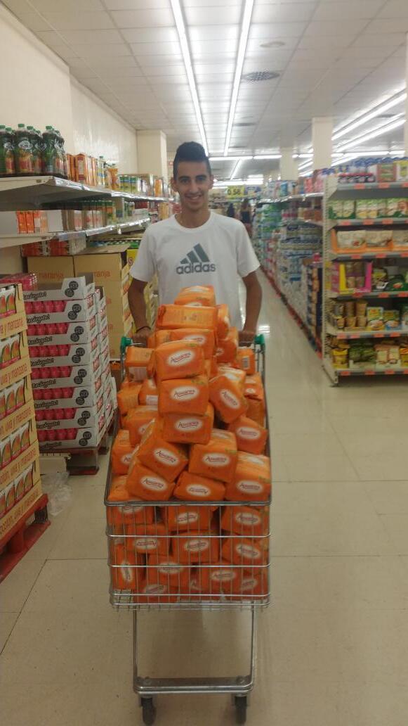 IsaHernan2's tweet photo. Algo más dulce que tu? @franrobles77 http://t.co/W3FVRNqpvM
