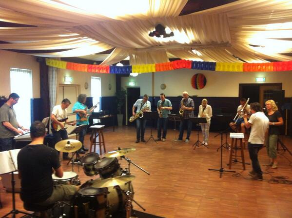 concertinos's tweet photo. De laatste repetitie voor de vakantie! 🎵 http://t.co/GWTPgrMlM3