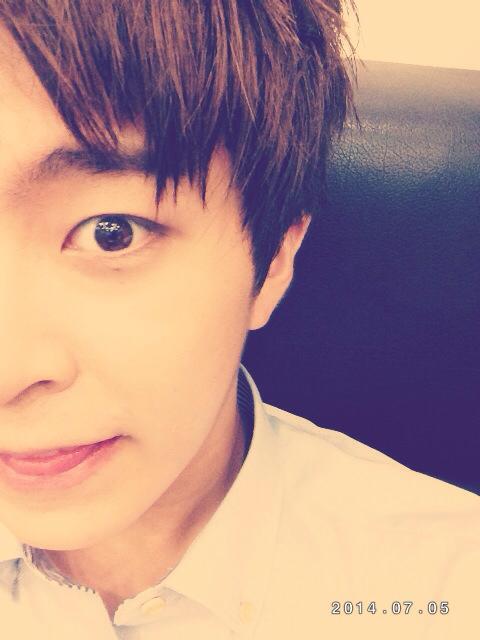 BrxGHF2CQAACEmW.jpg:large