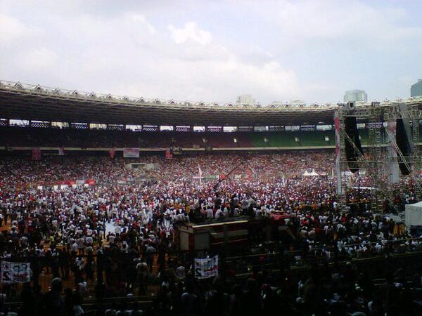 “<a href="/nurfaidhah15/">FAIDHAHAHA</a>: Konser salam 2 jari \m/ at GBK ”