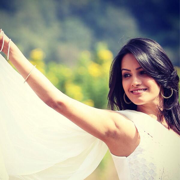 AnitaHassanandi's tweet photo. @anitahasnandani The Most Beautiful &amp; Stunning Picture by Anita ;) http://t.co/59MR157DNP
