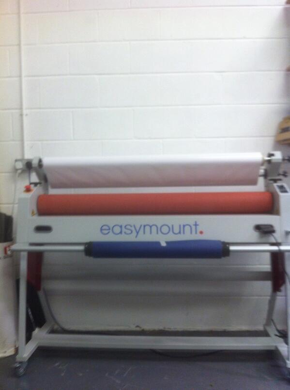 MidlandsSigns's tweet photo. Where the magic happens! Few snaps of the machinery in our unit, #roland printer #summa cutter #easymount laminator http://t.co/cFf4iOWmeG