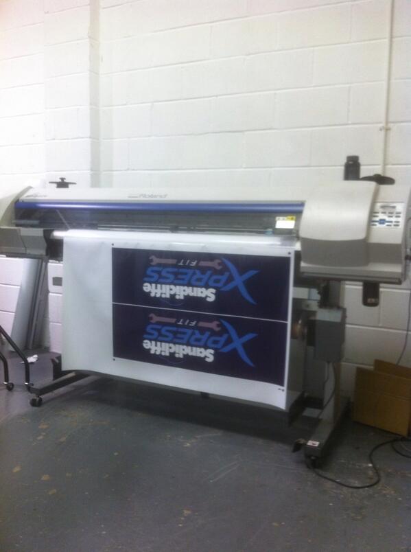 MidlandsSigns's tweet photo. Where the magic happens! Few snaps of the machinery in our unit, #roland printer #summa cutter #easymount laminator http://t.co/cFf4iOWmeG