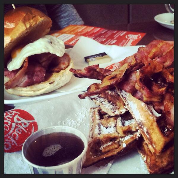 BlacksBurgersUK's tweet image. Its breakfast time people! Waffles and baps ahoy ... #breakfastgass #weekendwaffles
