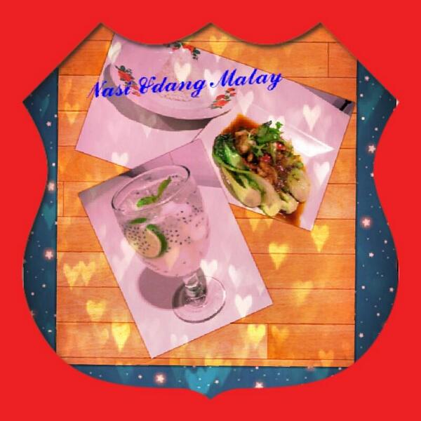 we_lauw's tweet photo. Special Today's:Nasi Udang Malay http://t.co/kKirQFAcOR