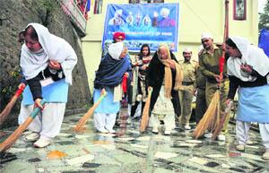 AsenlaMendonca's tweet photo. Cleanliness drive by Nirankaris in 100 areas

-->http://t.co/t8oS5ckgOv http://t.co/vn0MRlr6Tc