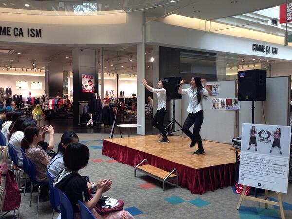 EMBLEMay's tweet photo. イオンモール若松で初めて踊らせてもらいま��たー＼(^o^)／沢山の方が見てきてくださって
本当にに嬉しかったです♪♪
いまからは、黒崎SECに移動して初黒崎SECイベント楽しみます♪♪ http://t.co/Ggnwza135F
