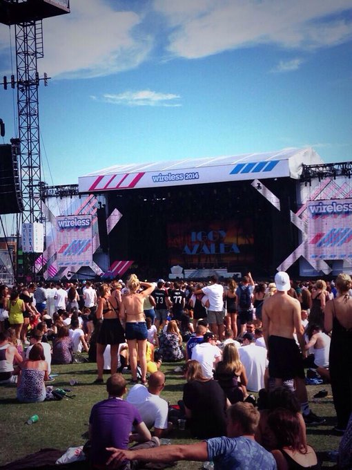 Sickest day at @WirelessFest yesterday 👌 @TinieTempah killed it 🙌 http://t.co/G6RvDPqgin<a class="tags" target="_blank" title="On Twitter" href="/?out=eyJ0eXAiOiJKV1QiLCJhbGciOiJIUzUxMiJ9.eyJpYXQiOjE3MjE1Njk3MDIsImlzcyI6InR3cG9ybnN0YXJzLmNvbSIsIm5iZiI6MTcyMTU2OTcwMiwiZXhwIjoxNzUzMTA1NzAyLCJyZWRpcmVjdF91cmwiOiJodHRwczovL3R3aXR0ZXIuY29tL1dpcmVsZXNzRmVzdCJ9.nJvVNBOOmzwGtF54GNTuG2YTfxs3eLA_kCbuC74MktcEGpUNWP0Q-qLAux0NhkMqR0xxfFEv8cosOOfdsyAjZQ">@WirelessFest</a><a class="tags" target="_blank" title="On Twitter" href="/?out=eyJ0eXAiOiJKV1QiLCJhbGciOiJIUzUxMiJ9.eyJpYXQiOjE3MjE1Njk3MDIsImlzcyI6InR3cG9ybnN0YXJzLmNvbSIsIm5iZiI6MTcyMTU2OTcwMiwiZXhwIjoxNzUzMTA1NzAyLCJyZWRpcmVjdF91cmwiOiJodHRwczovL3R3aXR0ZXIuY29tL1RpbmllVGVtcGFoIn0.xjTdmbQ022OcIF7qIon0f9P54ISeIk_P8C0CfbFwFSIbTCI9TVZNvxx4LumyAIc_MPDvMAQdxK5jeXDow21eCA">@TinieTempah</a><a href="/tag/tease"class="tags"><span>#tease</span></a>