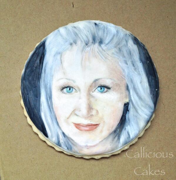 CalliCreation's tweet photo. #selfportrait #cookie #handpaintedcookie #CalliciousCakes #Callicious http://t.co/VDbvms33Cy http://t.co/Dt1Irs4UO1