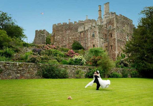 omcreatives's tweet photo. Perfect #locations for your #wedding #photographs at Berkeley Castle http://t.co/zHcowjcZF6 http://t.co/PVpfDiZrmg