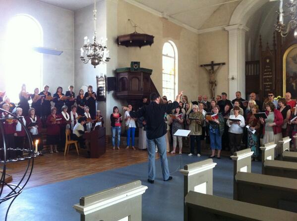 Nāc uz koncertu luterāņu baznīcā 13.00 un atvēsinies no pilsētas svētku tirdziņa. Kopkoris jau gatavs!