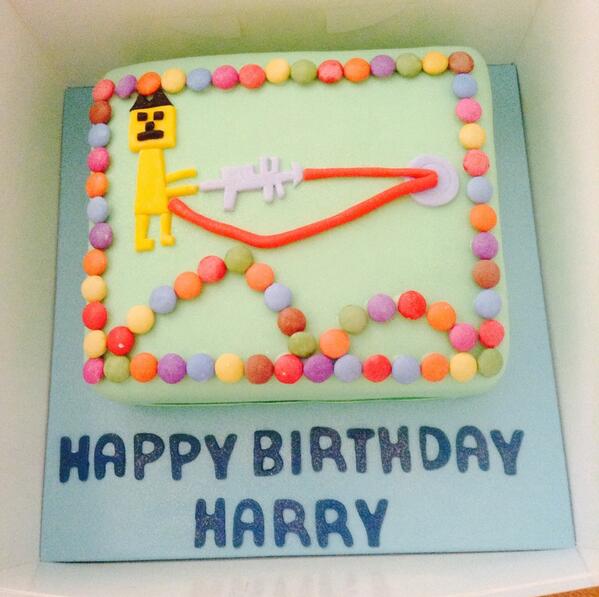 CakeByEmmaBirks's tweet photo. Happy birthday Harry, cake designed by the birthday boy#cake#cupcake http://t.co/uvP4V3Qpdr