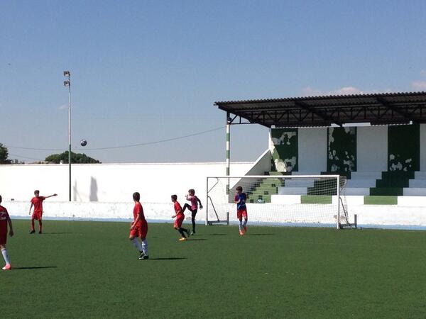 CampusBolanos's tweet photo. Segundo partido de la mañana. Empate a 3 goles #CampusFutbolBolaños http://t.co/UuMsVNhoVE