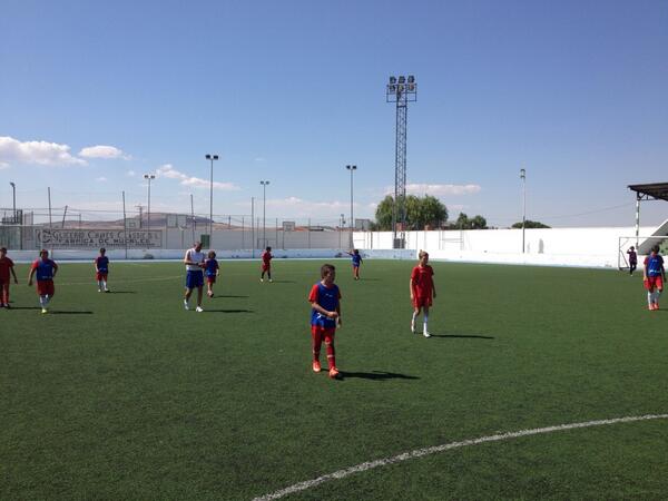 CampusBolanos's tweet photo. Segundo partido de la mañana. Empate a 3 goles #CampusFutbolBolaños http://t.co/UuMsVNhoVE