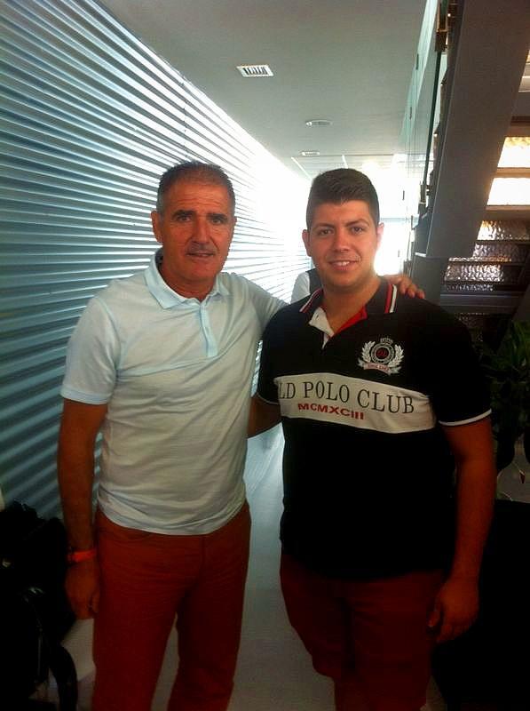 virusjesus's tweet photo. Gracias al @cdmaristasbad por darnos la oportunidad de estar presente en la charla de Paco Herrera, gran entrenador! http://t.co/LmW0lRNpkZ