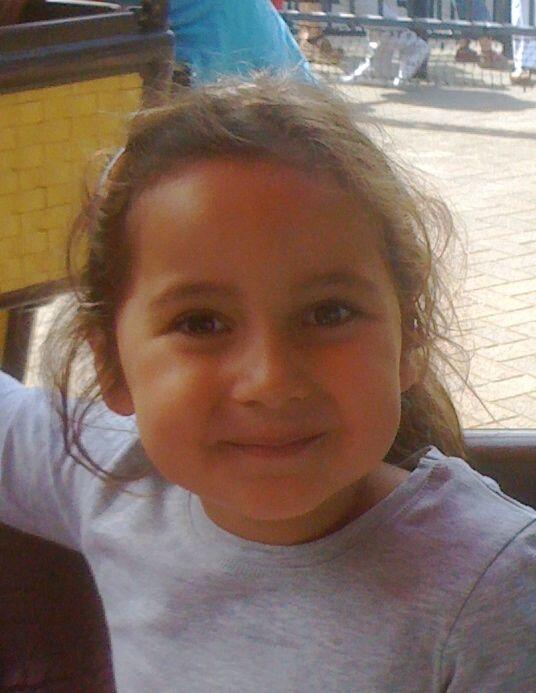 HambreCero's tweet photo. #BEL vs #ARG Alerte! Fille perdu! #GlobalAlert #MissinGirl Dans la ville d'Uccle (Belgique) Il ya trois ans http://t.co/sYxOKOuvnL