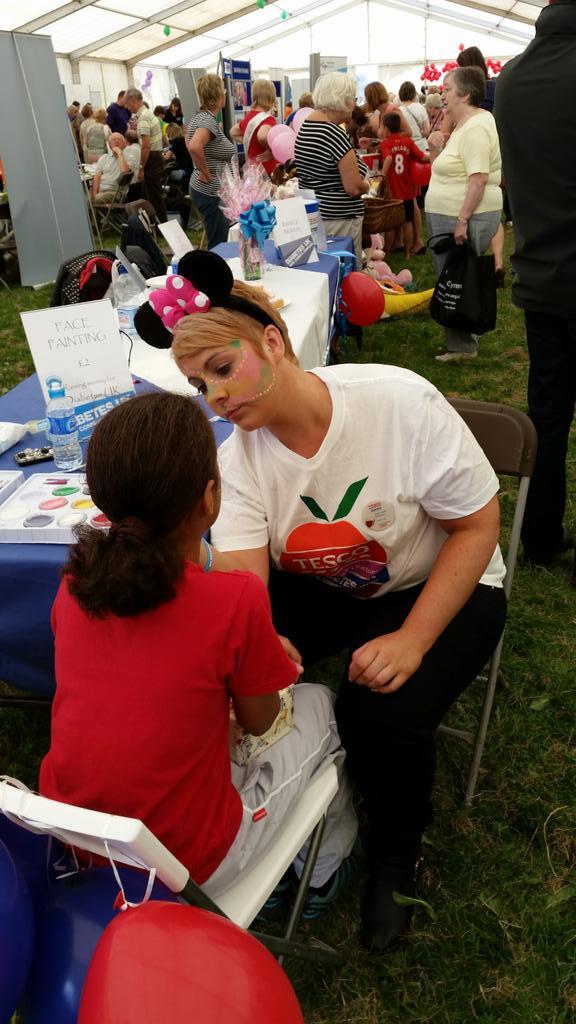 Jenna doing her thing @ the beach festival!! #communityspirit <a href="/CaroleHors/">Carole Horswill</a> <a href="/jt8569/">James Taylor</a> <a href="/WalshMandy/">Mandy Walsh</a> <a href="/headcaseymike/">Mike Casey-Head</a>