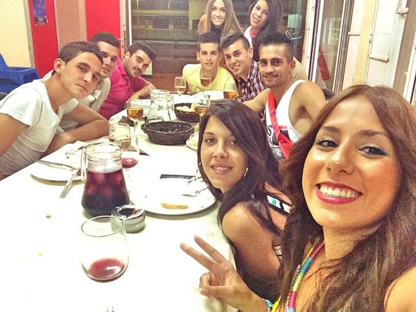 Clarico29's tweet photo. "@madika20: "@sandridubi14: Cumplee Clarico @Clarico29 💕 http://t.co/Hd7WJ1eZqb" OSQUIERO!"