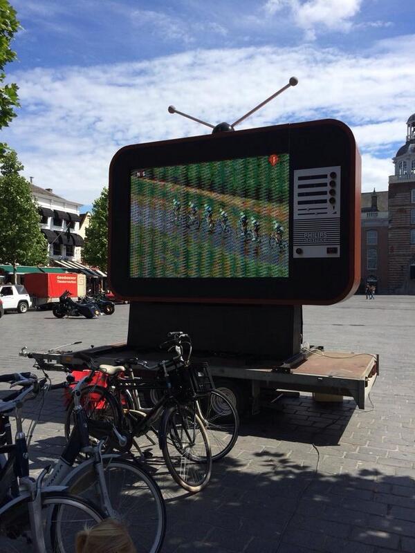 moibrennie's tweet photo. @dennisruyer Wij hebben bij cafe de snor in Goes dit gave scherm voor het terras! http://t.co/6XfQqUgh5v