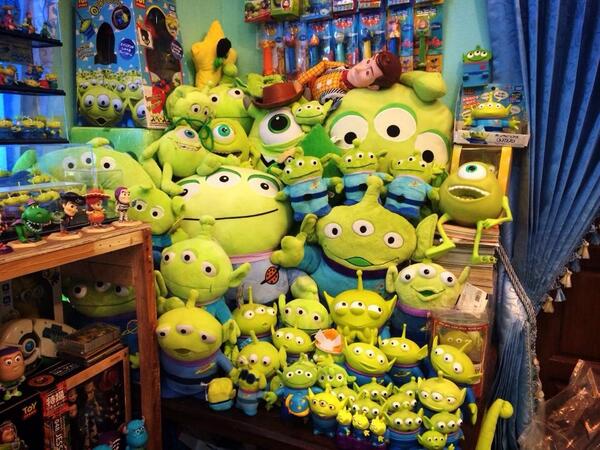 AmFayya's tweet photo. เชรดแม่!!! ห้องนอนที่พี่รู้จัก ประเด็นหลักพี่แกเป็นผู้ชาย อยากจะไปจิ๊กซักตัวสองตัว😍😍 #กูจะไม่ยอมเห็นรูปนี้คนเดียว http://t.co/TMNAhm3EKD