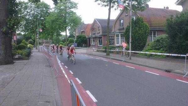 Maya Kingma in kopgroep van 15 dames. 30 sec voorsprong op 2e groep
