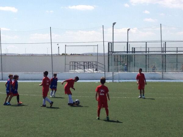 CampusBolanos's tweet photo. Los benjamines han disputado el último partido de la mañana #CampusFutbolBolaños http://t.co/cqKtd2lclV
