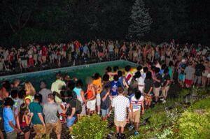 Gavinh3's tweet photo. @lubanadam you missed out! "Police use helicopter to break up massive suburban Syracuse party http://t.co/9V7JA8BKax http://t.co/BxXKvJMSfn"