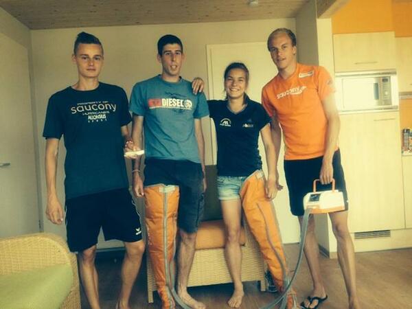 CompryRecovery's tweet photo. Deze Belgische topatleten gebruiken @CompryRecovery tijdens hun trainingsstage! Optimaal herstellen in Bostalsee! http://t.co/oBDeAzKAjC