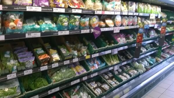 IanHerd2's tweet photo. Great chilled produce in Knaphill this morning http://t.co/w8zaOWUOH0