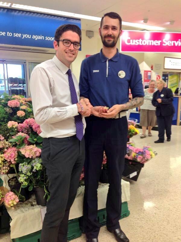 Andephine1's tweet photo. Amazing feedback from a customer about Jay role modelling Multi Channel service. Well Done Jay!! @tesco2048 @colly75 http://t.co/zLmKba0OzC