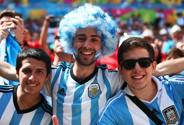 Болельщики сборной аргентины. Занятость населения аргентины. Население аргентины. Занятость населения аргентины. Занятость населения аргентины.