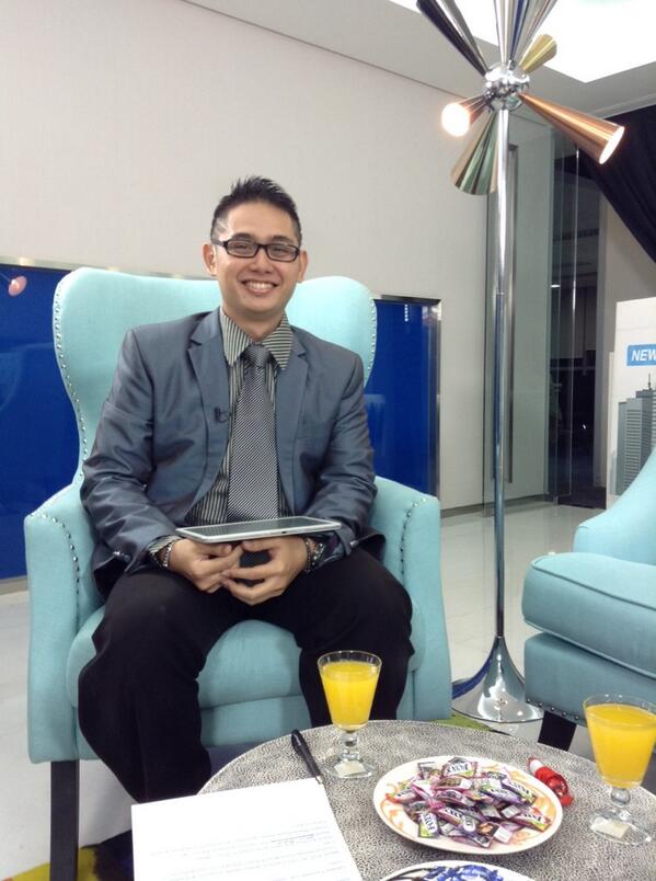 liputan6dotcom's tweet photo. Terima kasih Reza Priyambada @ezapolo yg telah memandu #StreamingLip6 #DebatPilpres 2 hingga yg terakhir mlm ini http://t.co/10EyExV2RX
