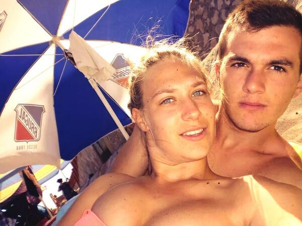 1000_lorena's tweet photo. Pues hoy acaban las vacaciones :( pero inolvidbles teek @1000_danie http://t.co/LIJvs8KSlb