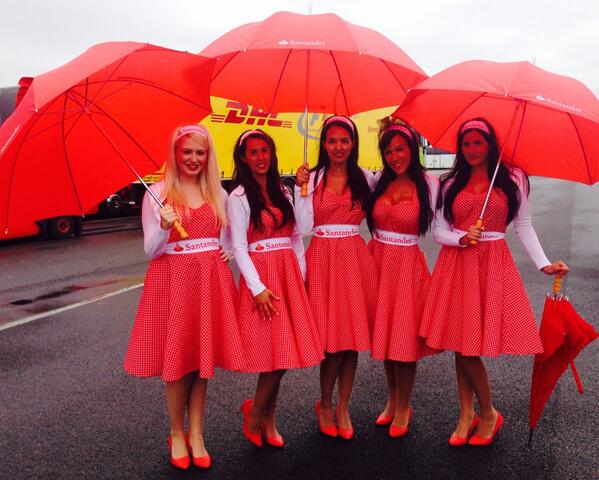 eventslabagency's tweet photo. Formula 1 GP qualifying #elpromotions #gp #f1 #santander #gridmodels http://t.co/6R0ilOhPJa