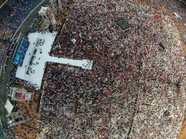 jokoanwar's tweet photo. Btw, ini fotonya pake kamera yg diterbangkan drone, lho. :) http://t.co/zvkoGrPcq9