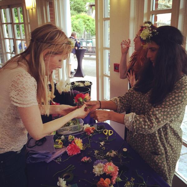 SundayStyling's tweet image. A huge #thankyou to the wonderful girls at @Imadeit_myself for helping me!! #rainbowlooms @ClairesUK_PR