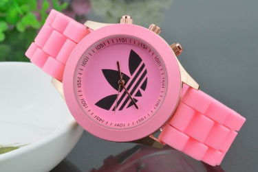 RopaDeChicosES's tweet photo. #SORTEO reloj Adidas: 
1:Da RT este tuit 
2: Síguenos en http://t.co/5o8nc0r4bw
Ganador al llegar a los 10K ¡SUERTE! http://t.co/bd0TweJnRV