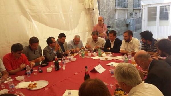 bgincontra's tweet photo. A pranzo con @giorgio_gori #bgi14 http://t.co/Xu95OdkHn3