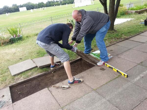 gatewayhrbc's tweet photo. Some tasks look easier than others at Dolphins preschool for @HopeBrighton http://t.co/iH5IebUCkF