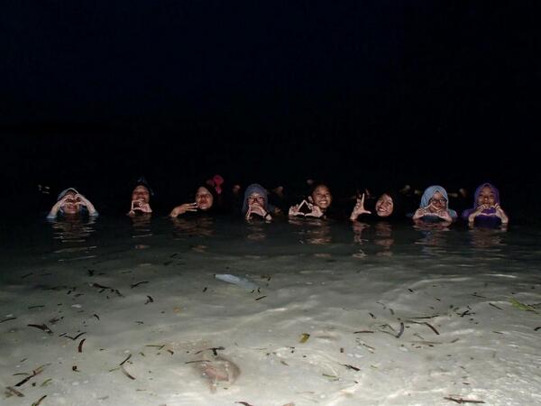 PEPALA_1D's tweet photo. Duyung malam http://t.co/frDAqrFReU