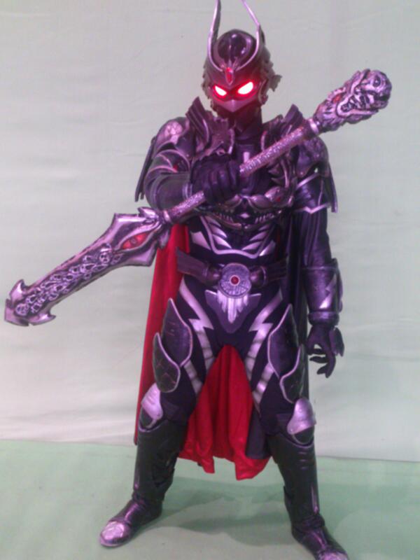 Canyon A Twitter 最初で最後の黒鯱の武器はこれ 造形師chiyaraさんお手製 ポイントは 鯱がドクロに噛みついている 笑 グランスピアー Http T Co 7uuutypzsd