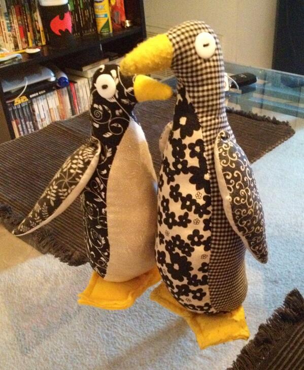 NigelPenguin's tweet photo. HUMANS! I have been reunited with @myronpenguin for the weekend. Commence the plotting! #TwoHeadsAreBetterThanOne http://t.co/EAiH3Bog8U