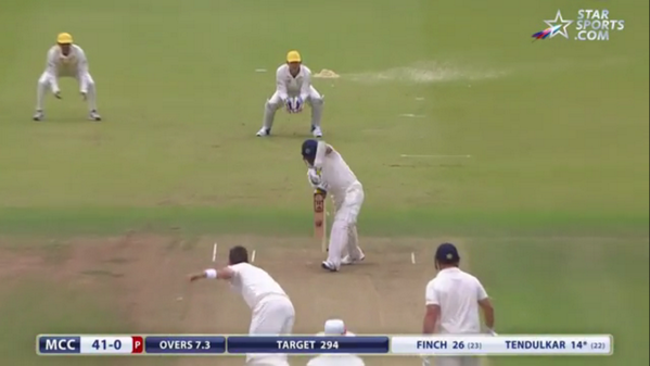 sidd_ladhania's tweet image. First the #backfoot punch and now the #straightdrive from the #master. #srt4ever #Lords200